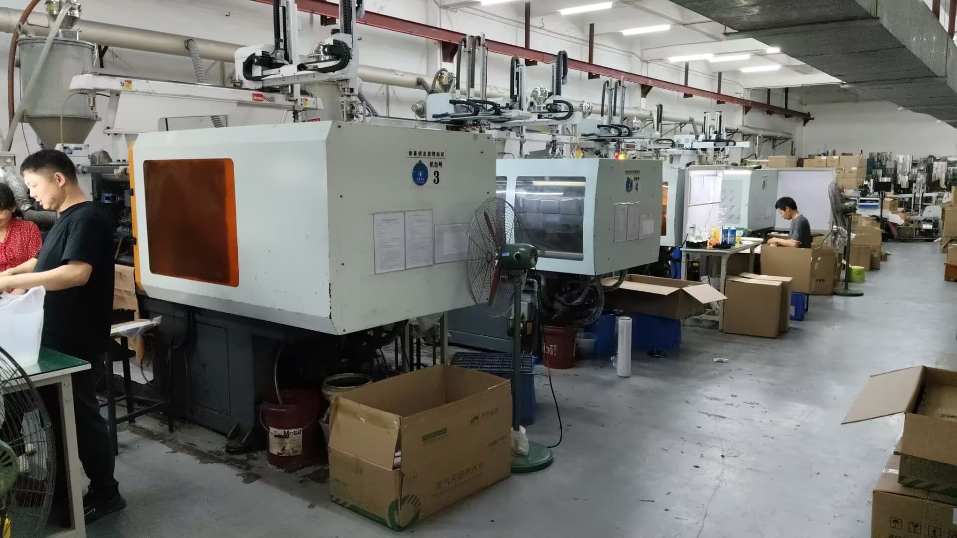Comfort ice bucket factory injection molding workshop